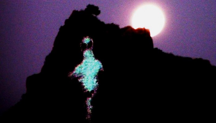 The ghost at full moon